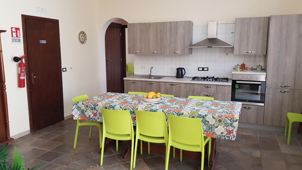 Casa Vacanze Villa Tropia Camastra Eksteriør bilde